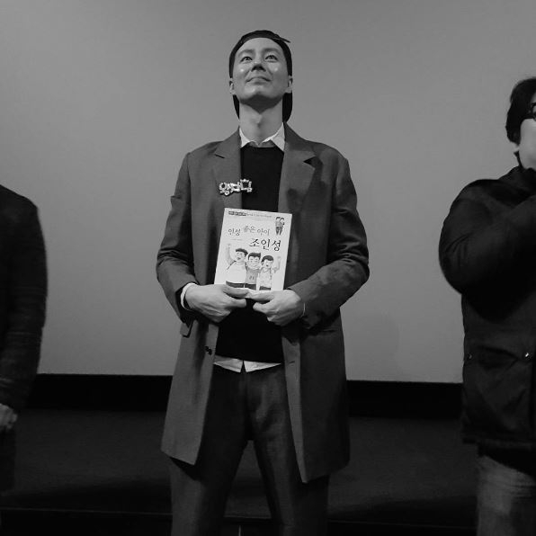 [★SNS] 조인성, 느낌 있는 흑백사진 속 잘생김이 '뚝뚝'