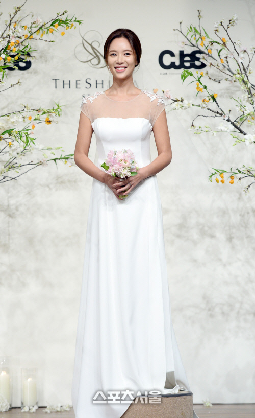 황정음 측 "임신초기, 가을쯤 출산예정…당분간 휴식하며 태교 전념"