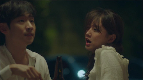 [tvN불금공략①]신민아X이제훈 '내일 그대와', 시간여행자 로코는 새로웠다