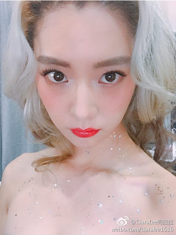 "눈길 끄는 섹시 매력" 클라라, 치명적인 애교 발사