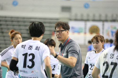 한국 여자핸드볼 국가대표팀 강재원 감독 (3)