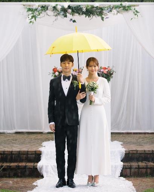 "소준이와 꽃순이"…tvN 측, '내일 그대와' 이제훈♥신민아 결혼사진 공개