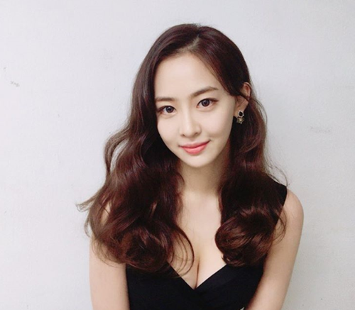 '씨스타' 다솜, 백옥 미녀의 아찔한 반전 볼륨감 