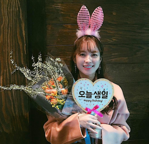 생일 맞은 한효주 "행복한 사람으로 만들어줘 고맙다"