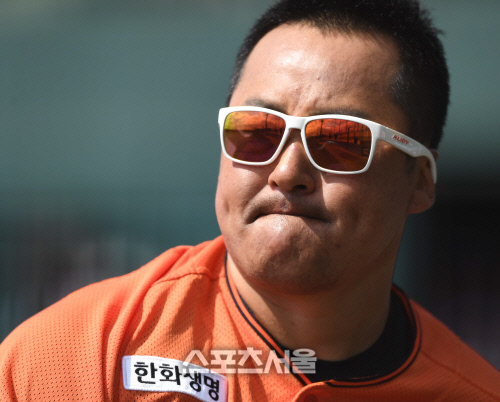 [SS포토] 한화 조인성, 끝내기 패배는 씁쓸하구만...