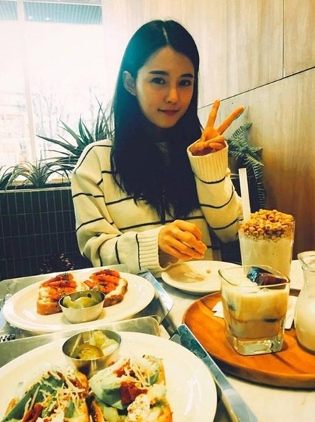 [★SNS] "미모에 심쿵"…남보라, 봄을 닮은 미소