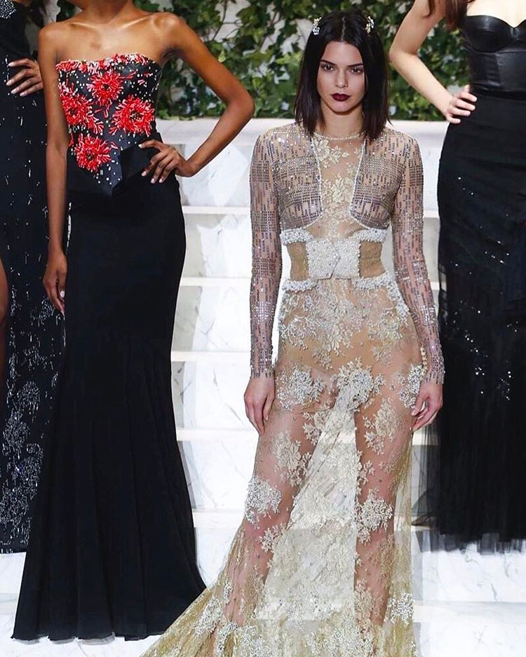 [GirlPic] 켄달 제너, 드레스와 재킷 모두 다…'시스루 파티'