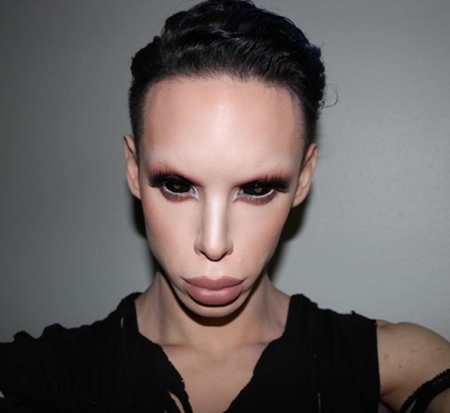 [B급통신] "나는 외계인"…에일리언 되기위해 110번 성형한 남성