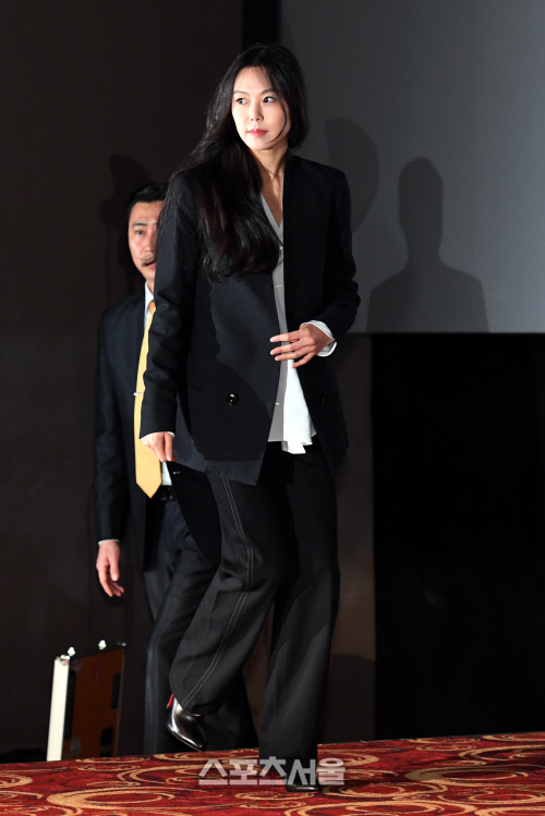 [SS포토]홍상수 감독과의 연인 관계 인정한 김민희