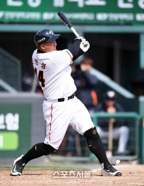 [SS포토]적시타 조인성, "쉽죠~"