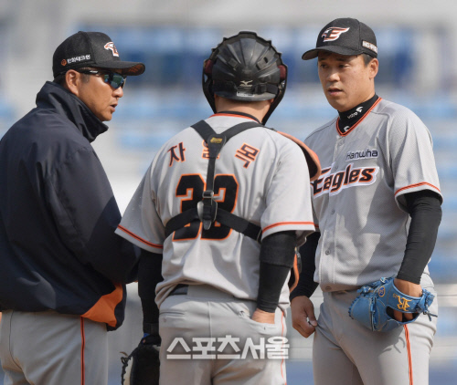 [SS포토] 한화 서균, NC전 불안감 노출?