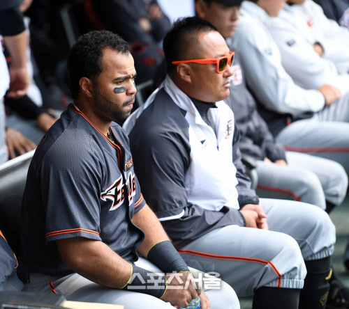 [SS포토]닮은 듯 다른 로사리오와 조인성, "형제는 아니고요~"
