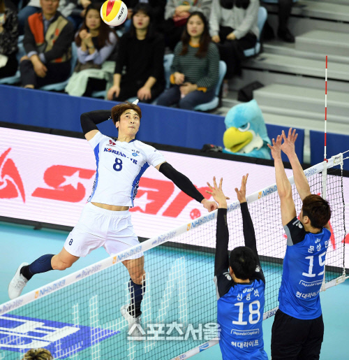 [SS포토]허공을 가르는 김학림, "새같죠~"