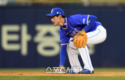 [SS포토]대량실점의 빌미가 된 강한울의 실책