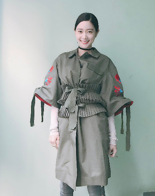 "모델 아니랄까 봐~" 클라라, 넘사벽 패션 감각으로 '시선 올킬'