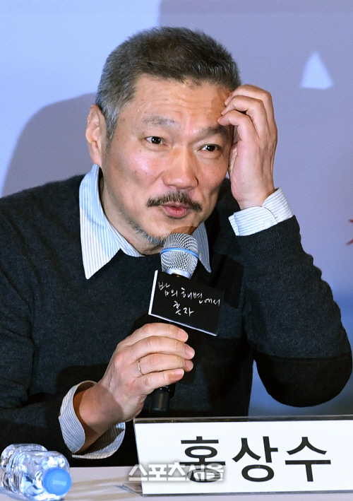 [SS무비]'이슈메이커' 홍상수 감독에 대한 말말말은 끊이지 않는다