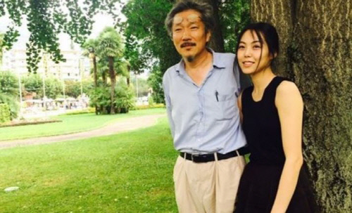 홍상수 감독 프랑스서 자서전 출간설, 홍 감독 측 부인