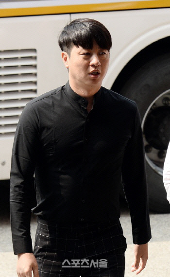 개그맨 유상무 암투병 사실 알려져 팬들 안타까움 사