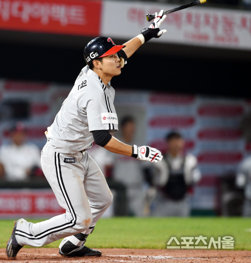 [SS포토] 역전타 최재원 \'개막연승 끝내고 싶지 않아\'