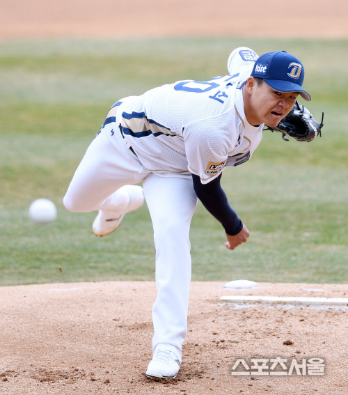 [SS포토] 장현식 \'첫 타자 홈런 허용\'