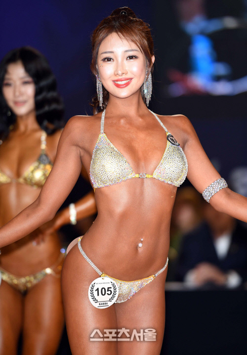 [SS포토]정하음, \'얼굴도 짱, 몸매도 짱이죠~\'