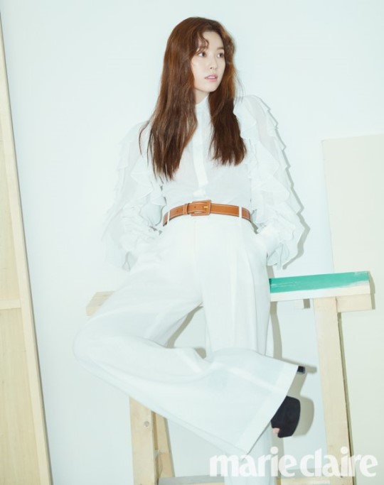 "사랑스러운 봄의 여인으로" 한효주, 화보 속 절정의 고혹미