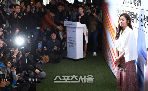 [SS포토] 김연아의 포토 타임, '어마무시'한 취채진의 플래시!