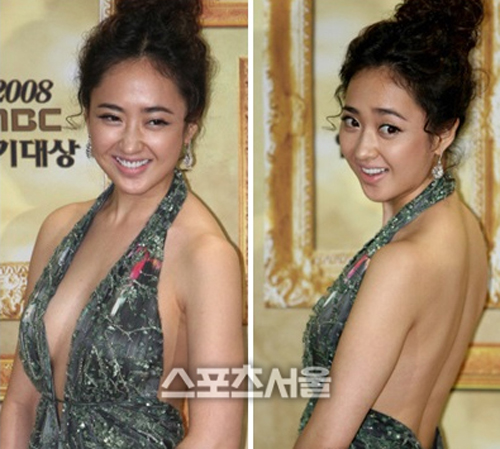 '맨투맨' 김민정, 앞태·옆태 뻥 뚫린 원피스 속 꽉 찬 볼륨감