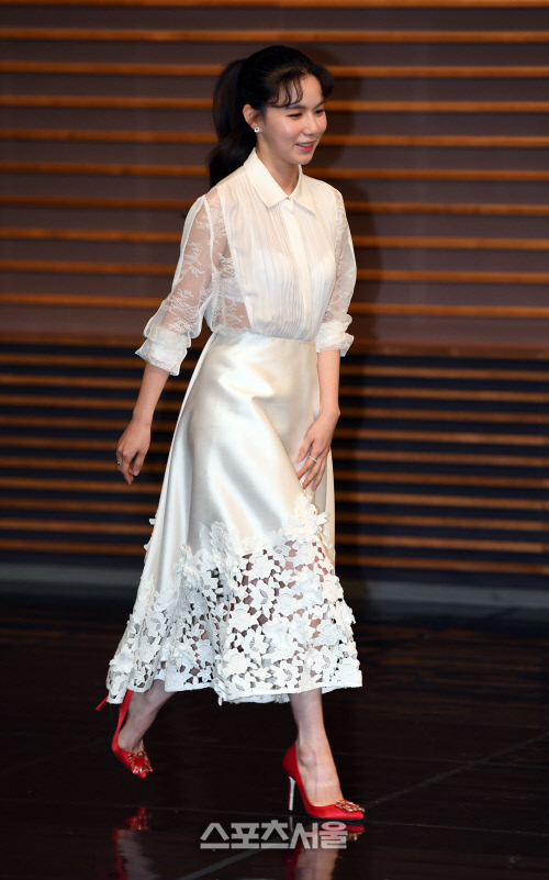 [SS포토]'훈장 오순남' 박시은, 옆 라인은 시스루로!