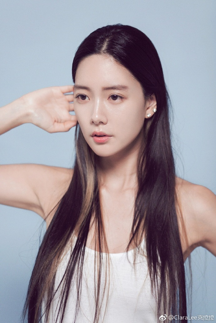 "모델 포스" 클라라, 청순+섹시한 매력 눈길