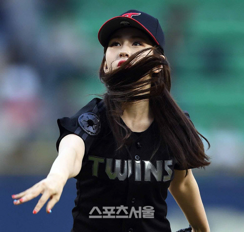 [SS포토]머리카락을 휘날리는  전소미, "예쁘죠~"