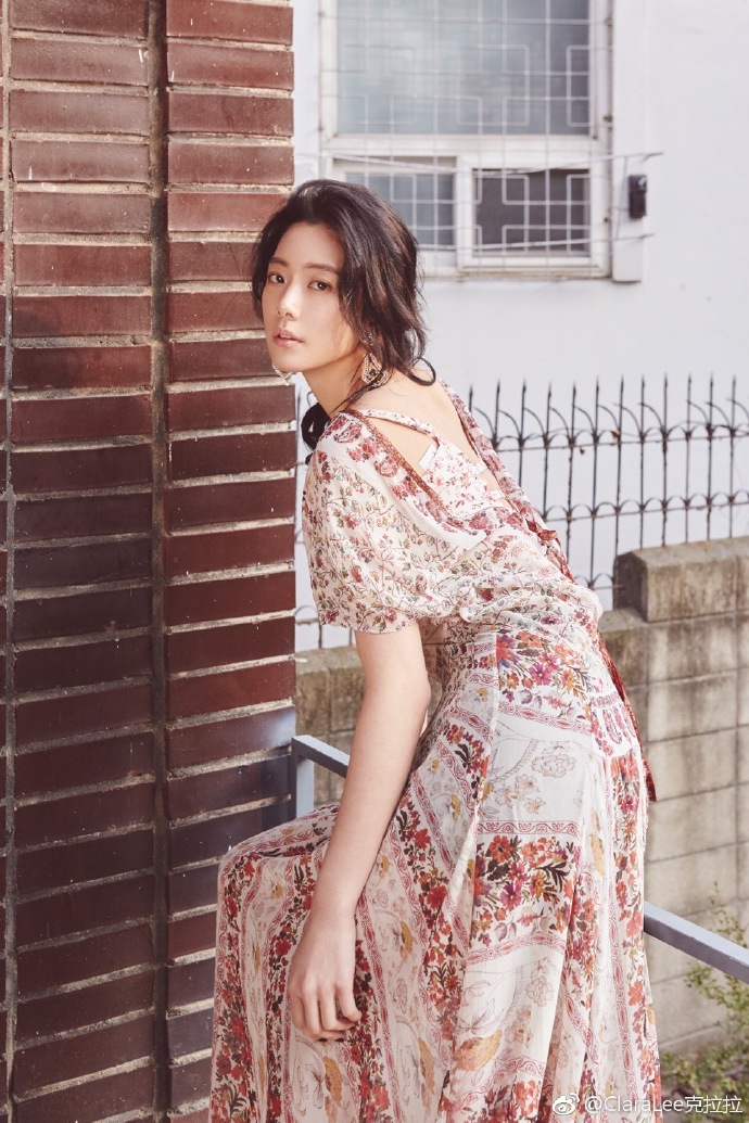 "고혹 미모 폭발" 클라라, 은근한 섹시미 발산