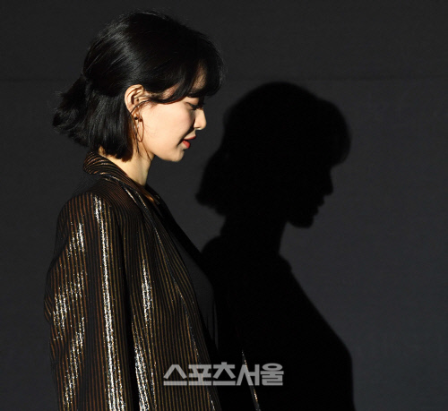 [SS포토] 신민아, 그림자도 아름다워...?