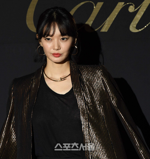 [SS포토] 신민아, 도발적...눈빛?