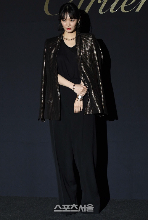 [SS포토] 신민아, 얼굴이 너무 작아~