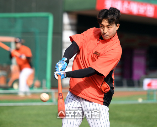 [SS포토] 손아섭 \'타격감 찾았어\'