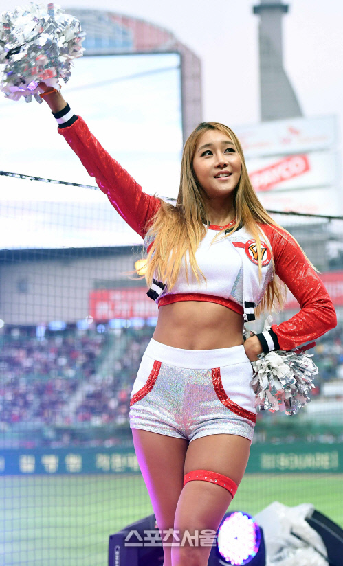 [SS포토]S라인 배수현, "너무 잘록하죠~"