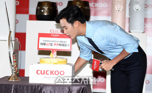 [SS포토]김수현, "40주년을 축하합니다~"