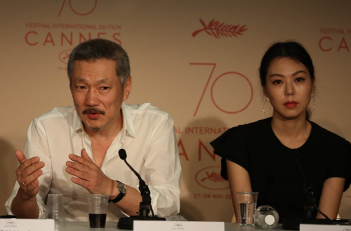 홍상수·김민희, 칸에서 공개 데이트 '당당'