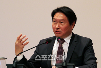 사진1 최태원 회장. 신입사원대화