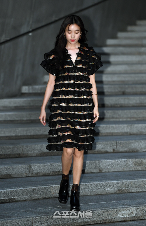 [SS포토]조심스레 계단 밟으며 입장하는 한효주