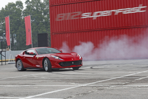 [페라리 사진자료] 812 Superfast Korea Premier (1)