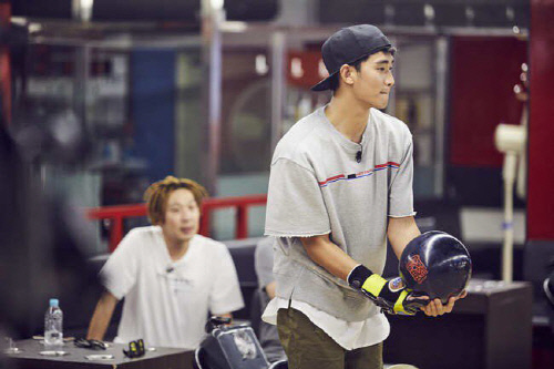 "김수현 폼만 봐도 스트라이크!" '무한도전'서 유쾌한 볼링대결