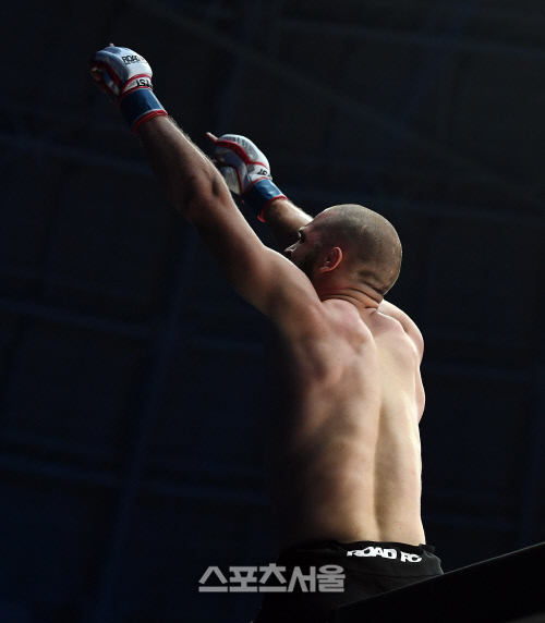 [로드FC 039]피지에프, \'내가 최강이야!\'