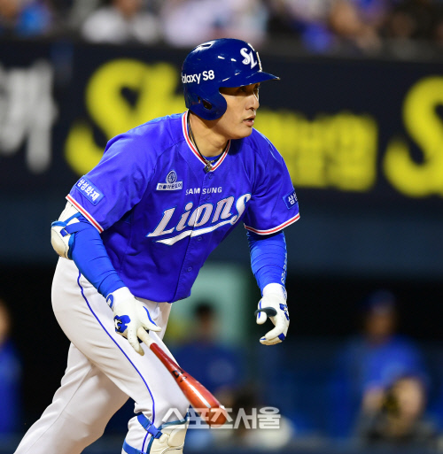 [SS포토] \'또 2루타\' 이승엽, \'노장은 살아있다\'