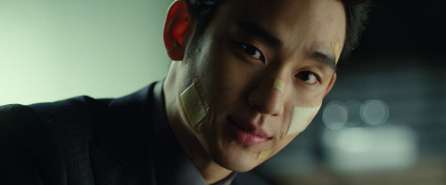 '리얼' 김수현 시선강탈 1인2역, 모든걸 갖게 될 1인은 누구?