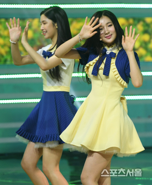 [SS포토] 엘리스 소희-벨라, 손인사가 너무 귀여워~