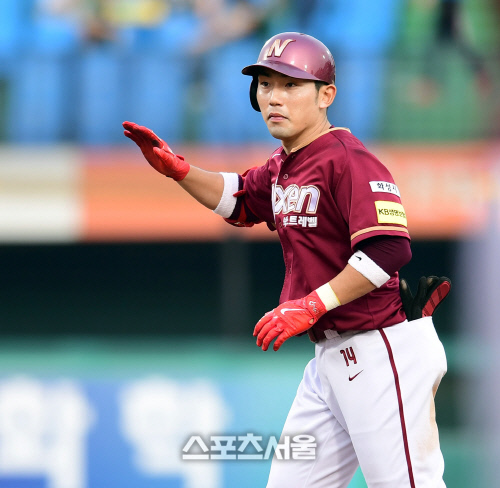 [SS포토] 서건창 \'2타점 적시타\'