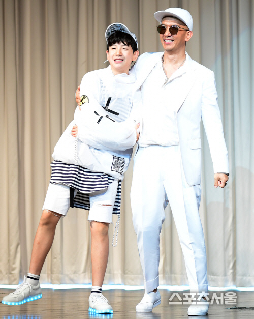 [SS포토] 클론 구준엽, \'프로듀스 101\' 이우진과 써플댄스