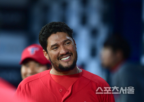 [SS포토] 호투 헥터, 여유가 느껴지는 웃음